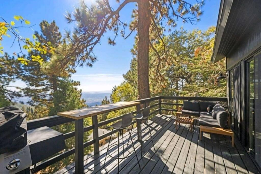 Updated Mountain Cabin Retreat With 180 Views Off Deck And Balcony Running Springs Buitenkant foto