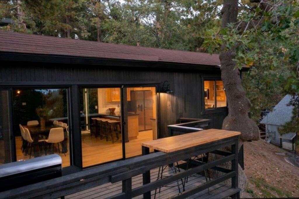 Updated Mountain Cabin Retreat With 180 Views Off Deck And Balcony Running Springs Buitenkant foto